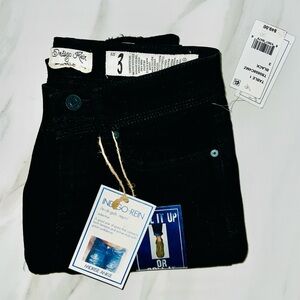 $7 sale Indigo Rein MID-RISE jeans size 3